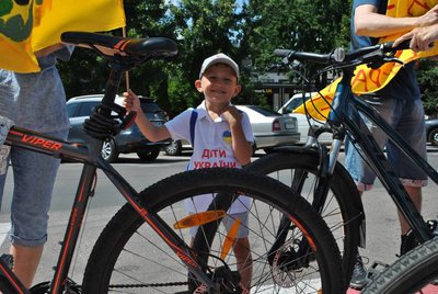 "Моя родина — мій тил": у Черкасах провели велопробіг на підтримку сімейних цінностей "Моя родина — мій тил": у Черкасах провели велопробіг на підтримку сімейних цінностей