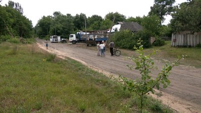 "Побігли води попити і не загинули": що розповіли очевидці атаку РФ по селу Самотуги Корюківської громади "Побігли води попити і не загинули": що розповіли очевидці атаку РФ по селу Самотуги Корюківської громади