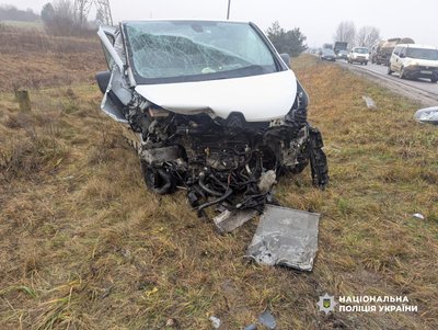 Зіткнення трьох автомобілів на Рівненщині: травмувався житель Хмельницького Зіткнення трьох автомобілів на Рівненщині: травмувався житель Хмельницького