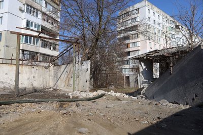 Херсон, обстріли, березень 2025, будинок, паркан Херсон, обстріли, березень 2025, будинок, паркан