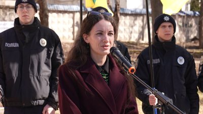 У Кропивницькому покладанням квітів до пам'ятника та читанням поезії відзначили 212-річчя Тараса Шевченка У Кропивницькому покладанням квітів до пам'ятника та читанням поезії відзначили 212-річчя Тараса Шевченка