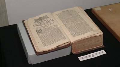Виставка триватиме один день: презентували документи князів Острозьких у Рівному Виставка триватиме один день: презентували документи князів Острозьких у Рівному