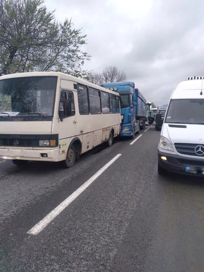 На Одещині внаслідок зіткнення автобуса та вантажівки травмувалось двоє людей На Одещині внаслідок зіткнення автобуса та вантажівки травмувалось двоє людей