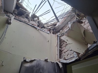 Наслідки обстрілів Часовоярської школи №17, 16 січня. Фото: Telegram / Павло Кириленко Наслідки обстрілів Часовоярської школи №17, 16 січня. Фото: Telegram / Павло Кириленко