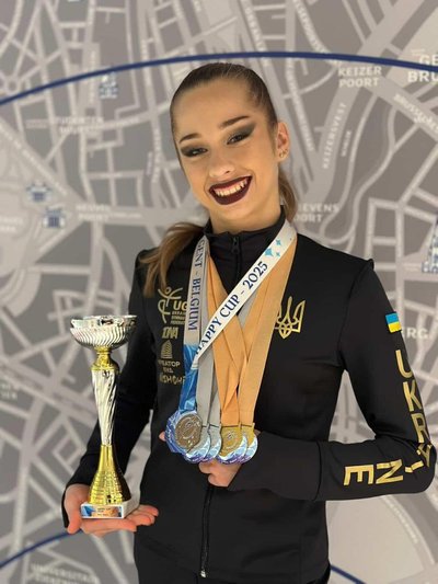 14-річна дніпрянка Варвара Чубарова здобула "бронзу" на турнірі з художньої гімнастики в Бельгії 14-річна дніпрянка Варвара Чубарова здобула "бронзу" на турнірі з художньої гімнастики в Бельгії