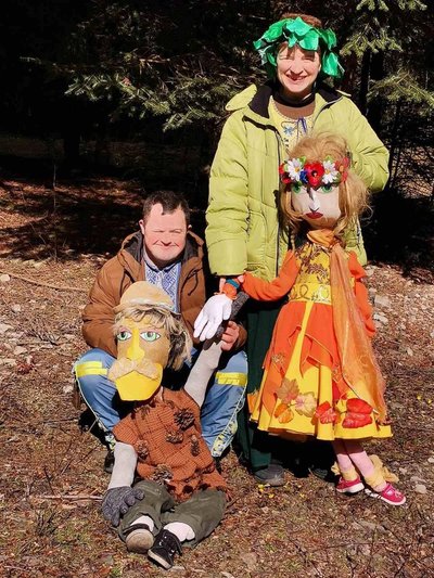 Херсонські родини, які виховують дітей з ментальними розладами проходять реабілітацію на Закарпатті Херсонські родини, які виховують дітей з ментальними розладами проходять реабілітацію на Закарпатті