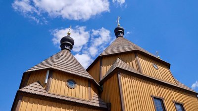 Куполи, дерев'яний храм