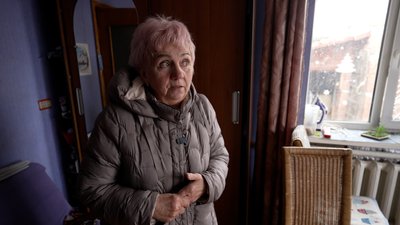 Дім та пошкодження через влучання: атака РФ на Вознесенське неподалік Чернігова Дім та пошкодження через влучання: атака РФ на Вознесенське неподалік Чернігова