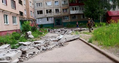 "Без їжі, води й допомоги вона провела 10 днів". Як з Дружківки евакуювали літню самотню жінку та подружжя пенсіонерів "Без їжі, води й допомоги вона провела 10 днів". Як з Дружківки евакуювали літню самотню жінку та подружжя пенсіонерів