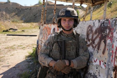 «Ми там, де може бути тільки ворог»: як морпіхів 140-го батальйону навчають стрільбі «Ми там, де може бути тільки ворог»: як морпіхів 140-го батальйону навчають стрільбі