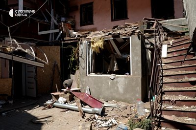 Жив у будинку 27 років: історія рятувальника з Одеси, чию оселю знищив БпЛА Жив у будинку 27 років: історія рятувальника з Одеси, чию оселю знищив БпЛА