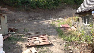 Бояться зсувів: черкасці розповіли про розриття пагорбів поблизу їхніх домівок
