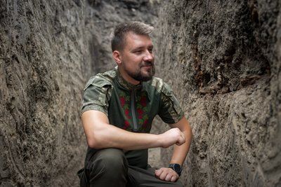 Рили окоп і натрапили на артефакти: бійці 128 бригади ТрО знайшли частину амфори та могилу Рили окоп і натрапили на артефакти: бійці 128 бригади ТрО знайшли частину амфори та могилу