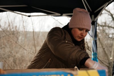 "Побути трішки, як вдома": у Сумах роздали понад дві тисячі безоплатних обідів для військовослужбовців "Побути трішки, як вдома": у Сумах роздали понад дві тисячі безоплатних обідів для військовослужбовців
