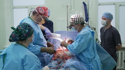 Трансплантація серця і нирок: у Вінниці лікарі за добу врятували три життя Трансплантація серця і нирок: у Вінниці лікарі за добу врятували три життя