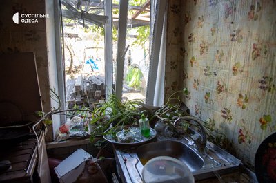 84-річного чоловіка діставали з-під завалів: РФ ударила по Одещині вдень 31 липня 84-річного чоловіка діставали з-під завалів: РФ ударила по Одещині вдень 31 липня