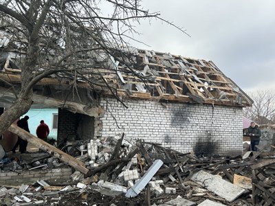 Під час нічного обстрілу на Полтавщині уламками дронів пошкодило будинки у Піщанській ТГ Під час нічного обстрілу на Полтавщині уламками дронів пошкодило будинки у Піщанській ТГ
