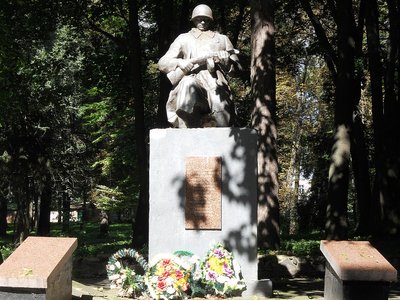 Історик обурився облагородженням пам'ятника енкаведистам. У громаді відреагували Історик обурився облагородженням пам'ятника енкаведистам. У громаді відреагували