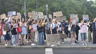 Миколаївці дев'ятий день поспіль виходять на акцію на підтримку Федорова Миколаївці дев'ятий день поспіль виходять на акцію на підтримку Федорова