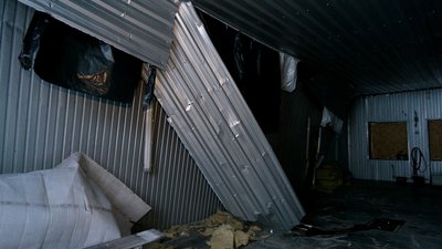 Атака на Чернігів 5 січня: вдруге за понад сім місяців росіяни поцілили по СТО Атака на Чернігів 5 січня: вдруге за понад сім місяців росіяни поцілили по СТО