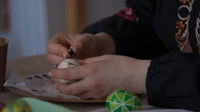 "Не лише про Великдень": як майстриня з Полтави Яна Койло створює писанки "Не лише про Великдень": як майстриня з Полтави Яна Койло створює писанки