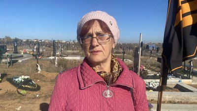 Сміття під могилами: як на Корабельному кладовищі Миколаєва ховають загиблих захисників Сміття під могилами: як на Корабельному кладовищі Миколаєва ховають загиблих захисників