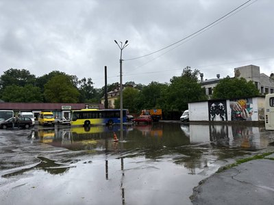 Автостанція на вулиці Садовій у Чернівцях 17 липня 2025 року