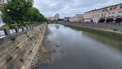 Річка в Харкові обміліла Річка в Харкові обміліла