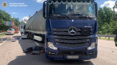 Смертельна ДТП за участі вантажівок у Києві: загинули два водія Смертельна ДТП за участі вантажівок у Києві: загинули два водія
