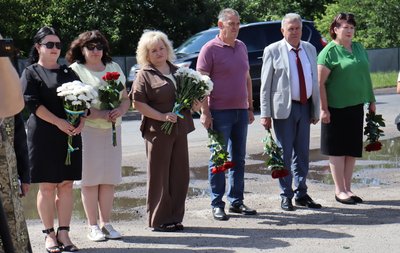 Відкрили у день народження: на Монастирищині презентували меморіальну дошку полеглому воїну Відкрили у день народження: на Монастирищині презентували меморіальну дошку полеглому воїну