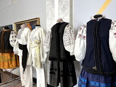 Код нації: Укрпошта випустила марки до Дня вишиванки Код нації: Укрпошта випустила марки до Дня вишиванки