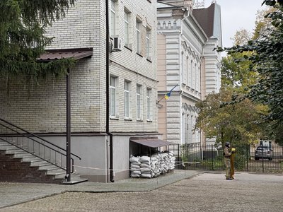 Обстріл пологового в Сумах: що розповіли в медзакладі Обстріл пологового в Сумах: що розповіли в медзакладі