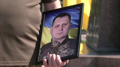 З військовослужбовцями Євгеном Кісельовим та Євгеном Ковальчуком попрощалися у Рівному З військовослужбовцями Євгеном Кісельовим та Євгеном Ковальчуком попрощалися у Рівному