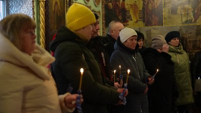 У Сумах поховали двох військових: Іллю Біланенка та Андрія Ніколаєнка У Сумах поховали двох військових: Іллю Біланенка та Андрія Ніколаєнка