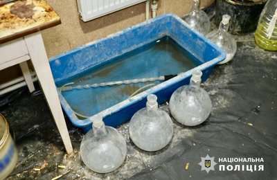 На Одещині викрили нарколабораторію: товар маскували під наповнювач для котячих лотків