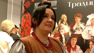 "Хустці понад сто років": на Хмельниччині реалізували соціальний фотопроєкт "Хустці понад сто років": на Хмельниччині реалізували соціальний фотопроєкт
