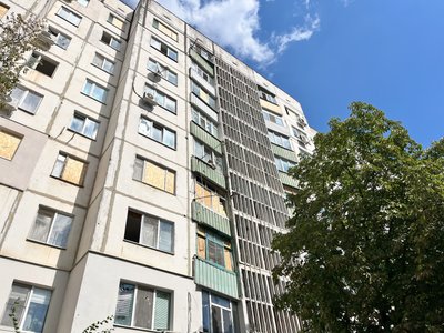 Пошкоджені багатоповерхівки, є поранені у Центральному районі Пошкоджені багатоповерхівки, є поранені у Центральному районі