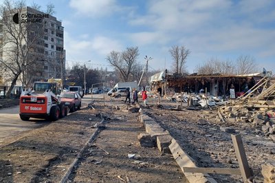 РФ фугасними бомбами атакувала Костянтинівку та Краматорськ: що відомо про руйнування, жертви та фото з місць обстрілів РФ фугасними бомбами атакувала Костянтинівку та Краматорськ: що відомо про руйнування, жертви та фото з місць обстрілів
