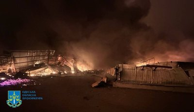 Російська армія атакувала Одесу дронами: загорілися резервуари з пальним, будинок і склад з іграшками