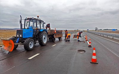 На ділянках шести доріг держзначення на Волині ремонтують аварійні ділянки На ділянках шести доріг держзначення на Волині ремонтують аварійні ділянки