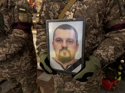 У Полтаві попрощалися із воїнами Дмитром Кушнаревичем та Олександром Дворяшиним У Полтаві попрощалися із воїнами Дмитром Кушнаревичем та Олександром Дворяшиним