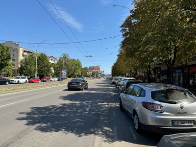 Ділянка на проспекті Незалежності у Чернівцях Ділянка на проспекті Незалежності у Чернівцях