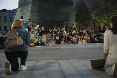 мітингувальники на майдані конституції