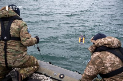 "Тут зона бойових дій": як морпіхи ВМС шукають небезпечні об’єкти під водою біля Одеси "Тут зона бойових дій": як морпіхи ВМС шукають небезпечні об’єкти під водою біля Одеси
