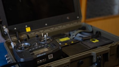 "Підриваємо їх біля ворожого крила". Як працюють дрони-перехоплювачі в небі над Сумщиною "Підриваємо їх біля ворожого крила". Як працюють дрони-перехоплювачі в небі над Сумщиною