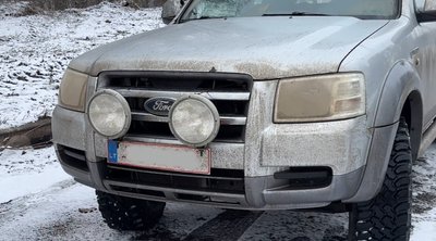 “Це вже тридцята автівка”: волонтери передали бійцям на Сумському напрямку пікап “Це вже тридцята автівка”: волонтери передали бійцям на Сумському напрямку пікап