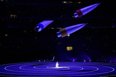 Мерая Кері виконала італійський хіт на відкритті Олімпійських ігор у Мілані Мерая Кері виконала італійський хіт на відкритті Олімпійських ігор у Мілані