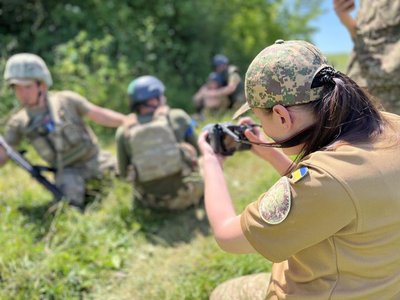 надія меркель, пресофіцерка надія меркель, пресофіцерка