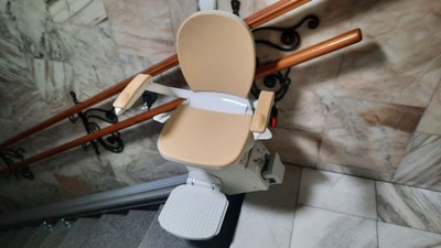 У музеї Кропивницького встановили підйомник для людей з порушеннями руху У музеї Кропивницького встановили підйомник для людей з порушеннями руху