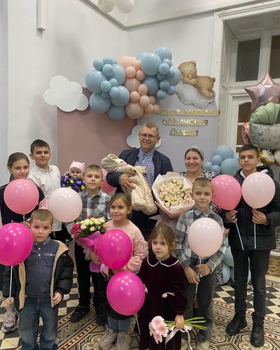 У Львові 42-річна жінка народила десяту дитину: дівчинку назвали Евеліною У Львові 42-річна жінка народила десяту дитину: дівчинку назвали Евеліною